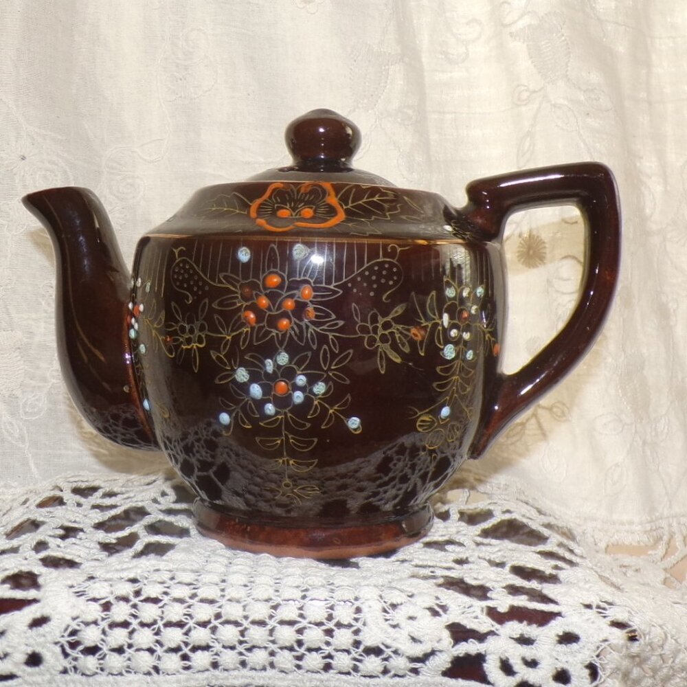 🍵 Vintage 1950s Japanese Red Ware Teapot  Hand‑Painted Floral  Brown Glaze